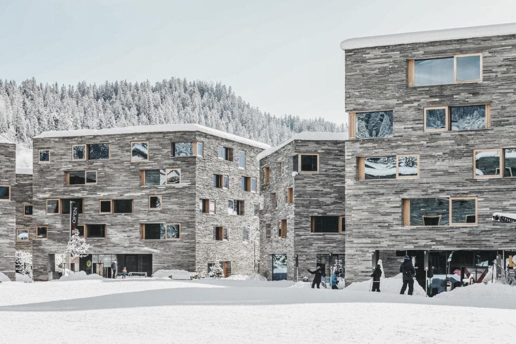 LAAX