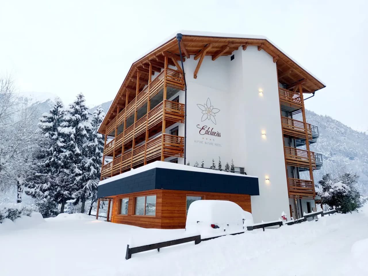 Hotel Edelweiss *** S