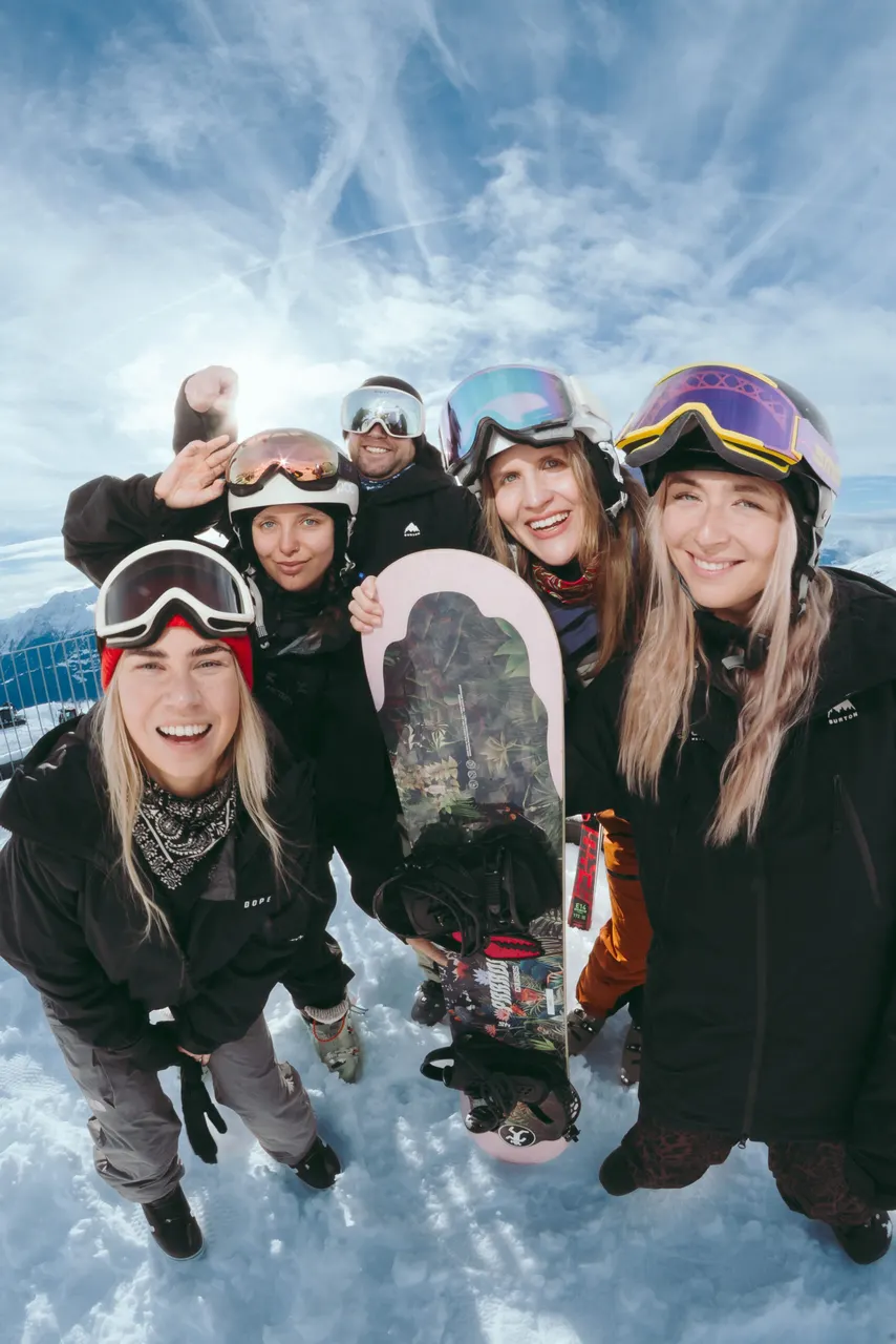 HAPPY LAAX